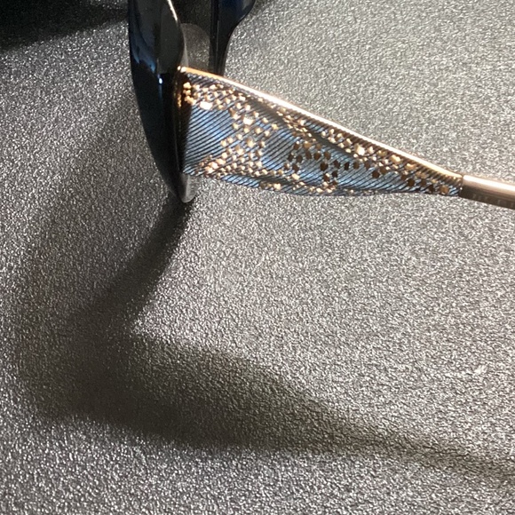 Burberry Women’s Sunglass - Picture 4 of 4